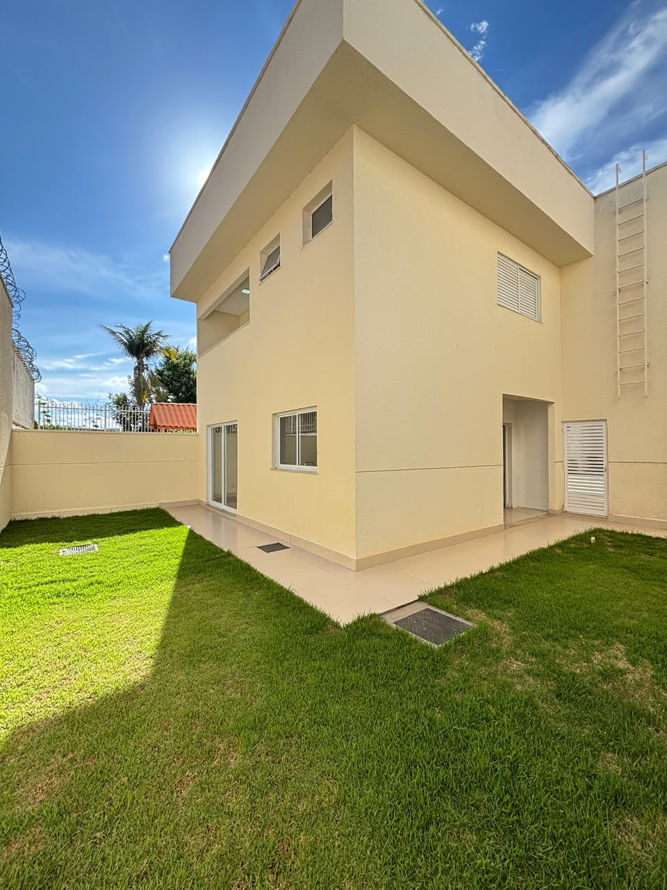 Sobrado no bairro Cardoso com 3 suítes, 150 m² e quintal privativo — miniatura 5
