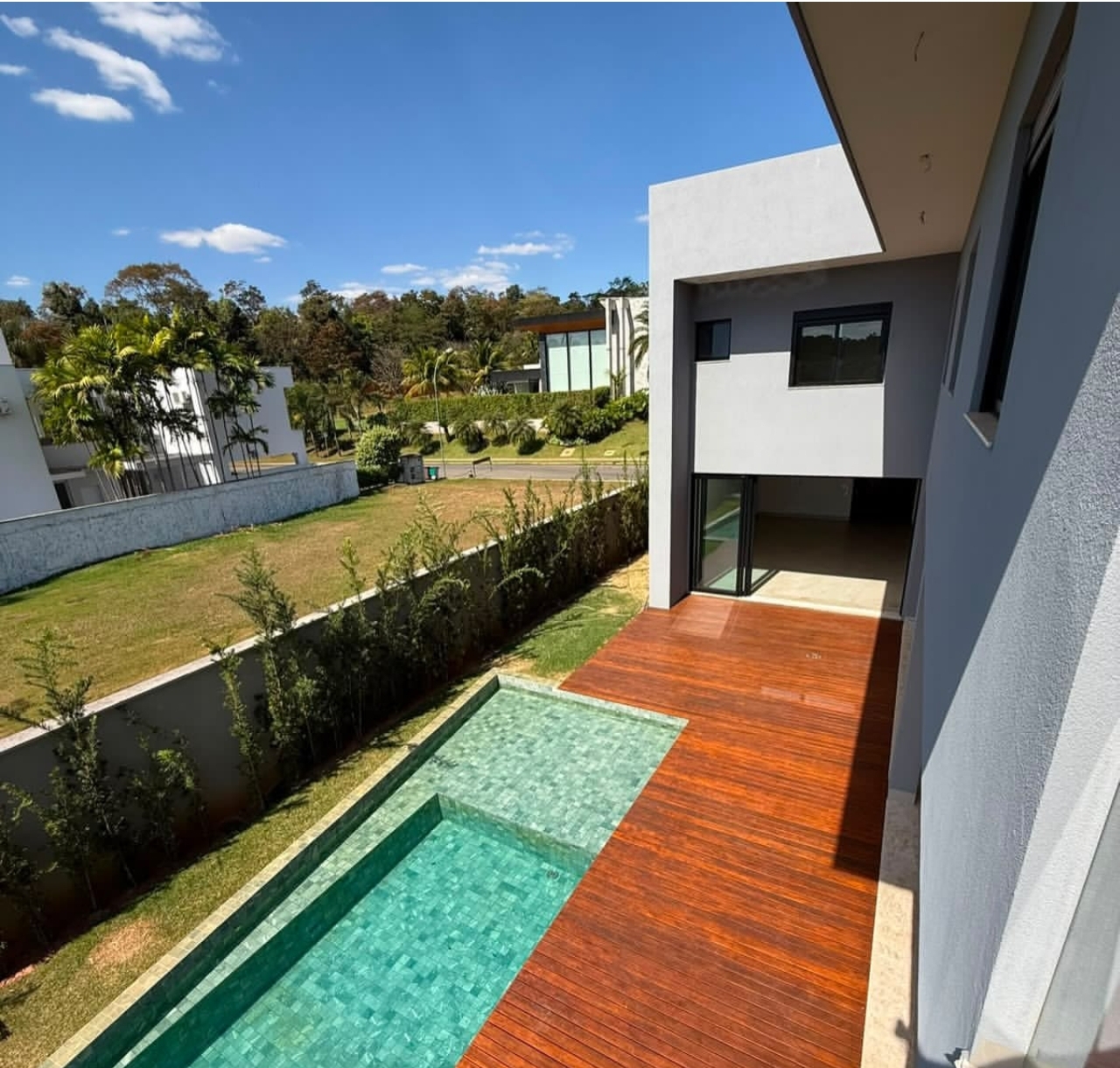 Casa nova, 4 suítes, piscina aquecida, 470 m², Alphaville Goiás — miniatura 10