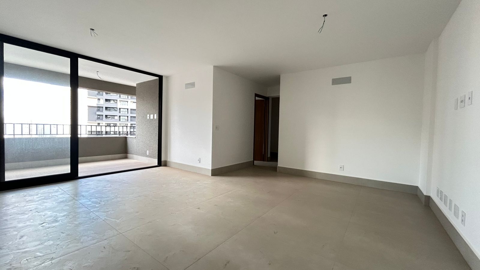 Moove Home Brasal: 3 suítes, 119 m² e 2 vagas no Setor Bueno — Apartamento à venda em Setor Bueno (foto 1)