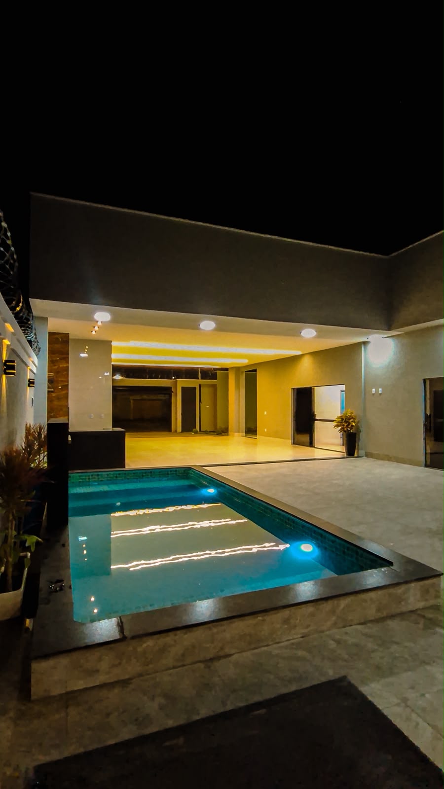 Casa com 3 suítes e piscina, Vila Brasília — miniatura 4