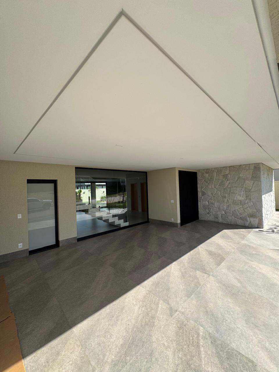 Sobrado de alto padrão com elevador privativo à venda no Portal do Sol — Casa em condomínio à venda em Residencial Goiânia Golfe Clube (foto 2)