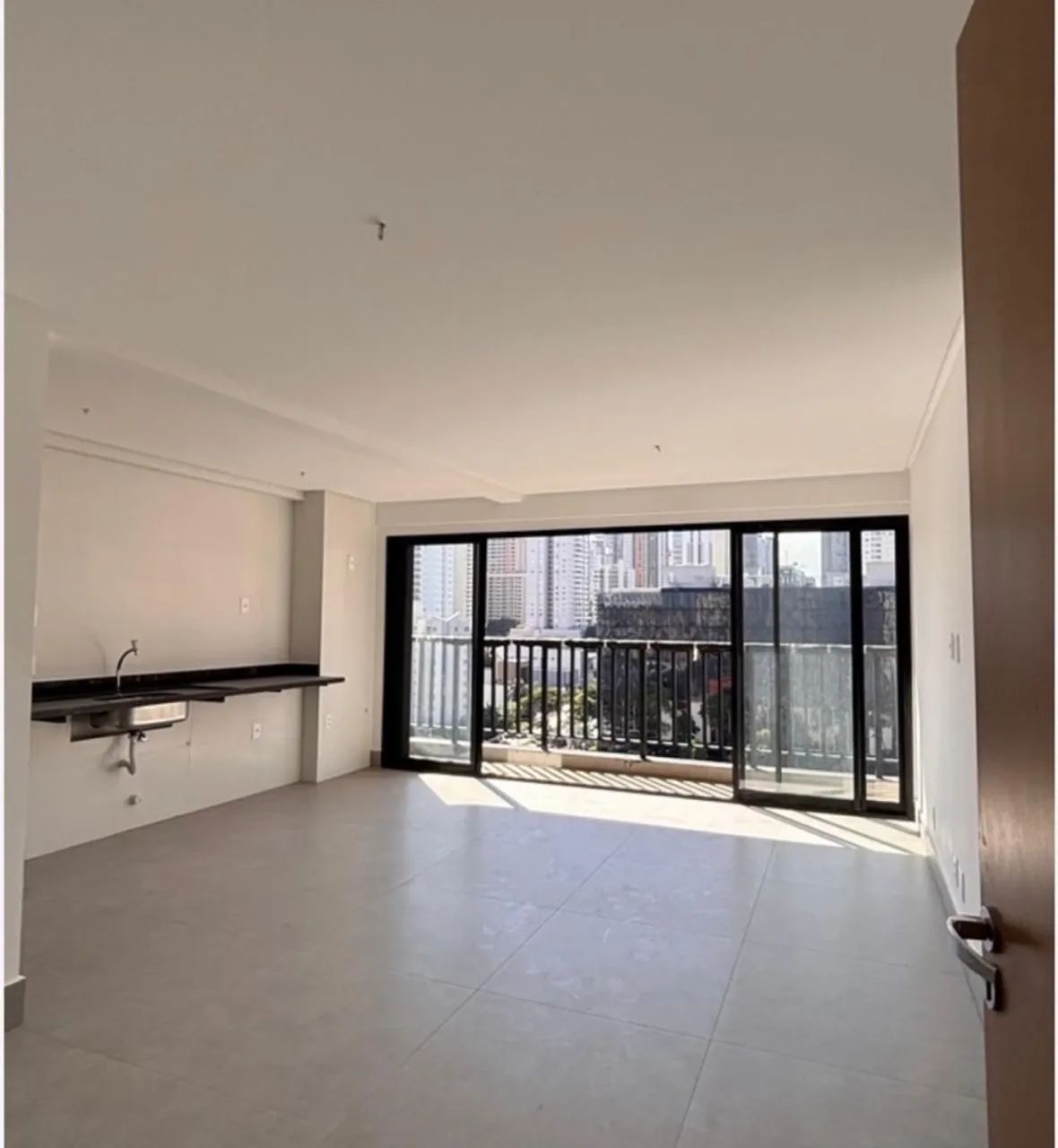 Apartamento no Setor Bueno com 76,46 m², 2 quartos e 1 suíte. — Apartamento à venda em Setor Bueno (foto 1)