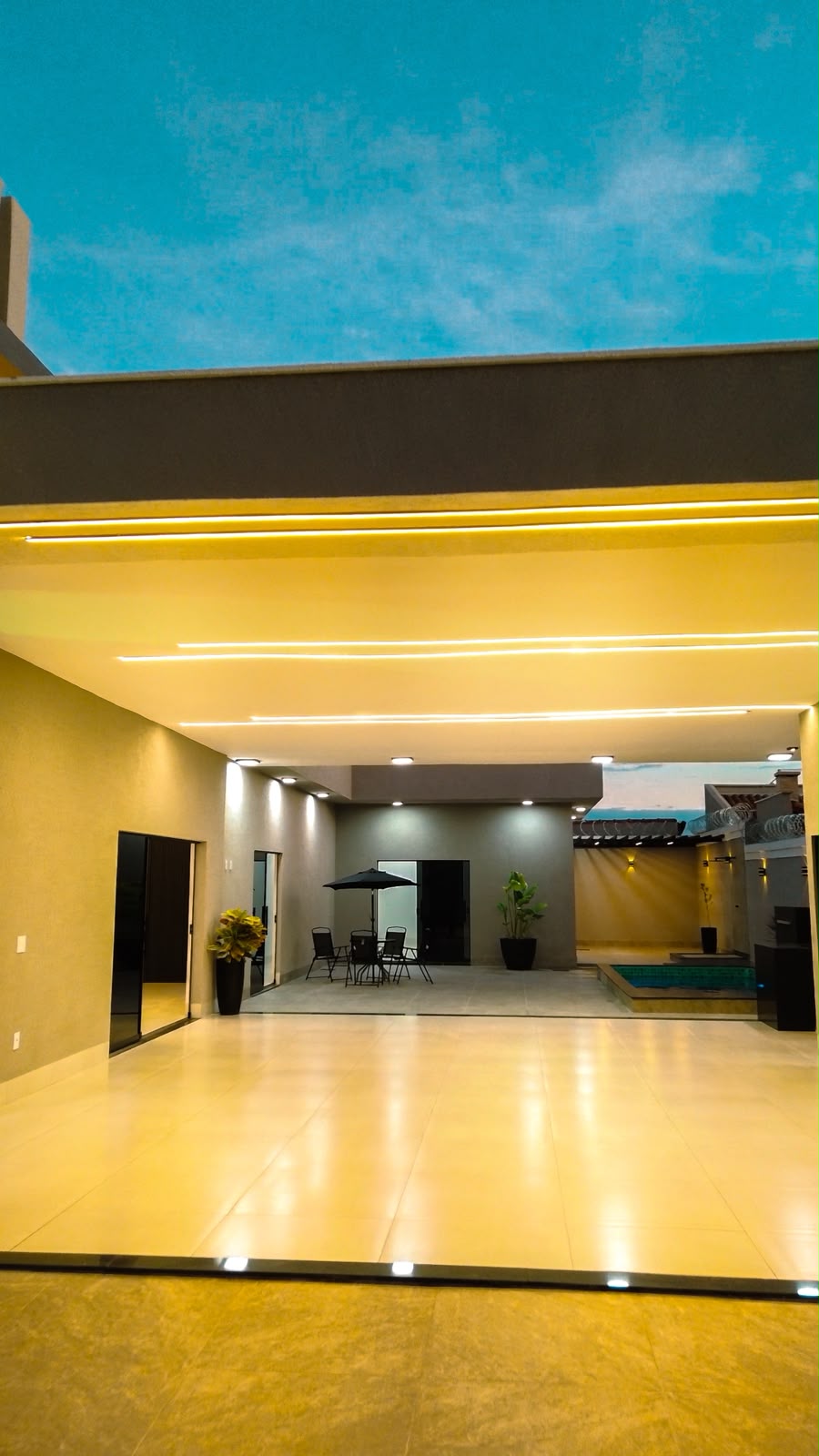 Casa com 3 suítes e piscina, Vila Brasília — miniatura 13