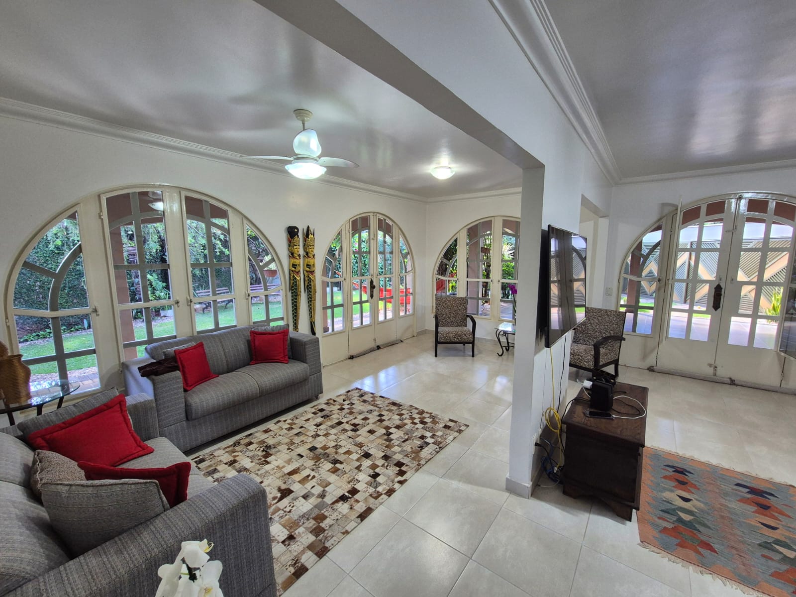 Linda casa de alto padrão no Parque Acalanto — Casa à venda em Jardim Bela Vista (foto 1)