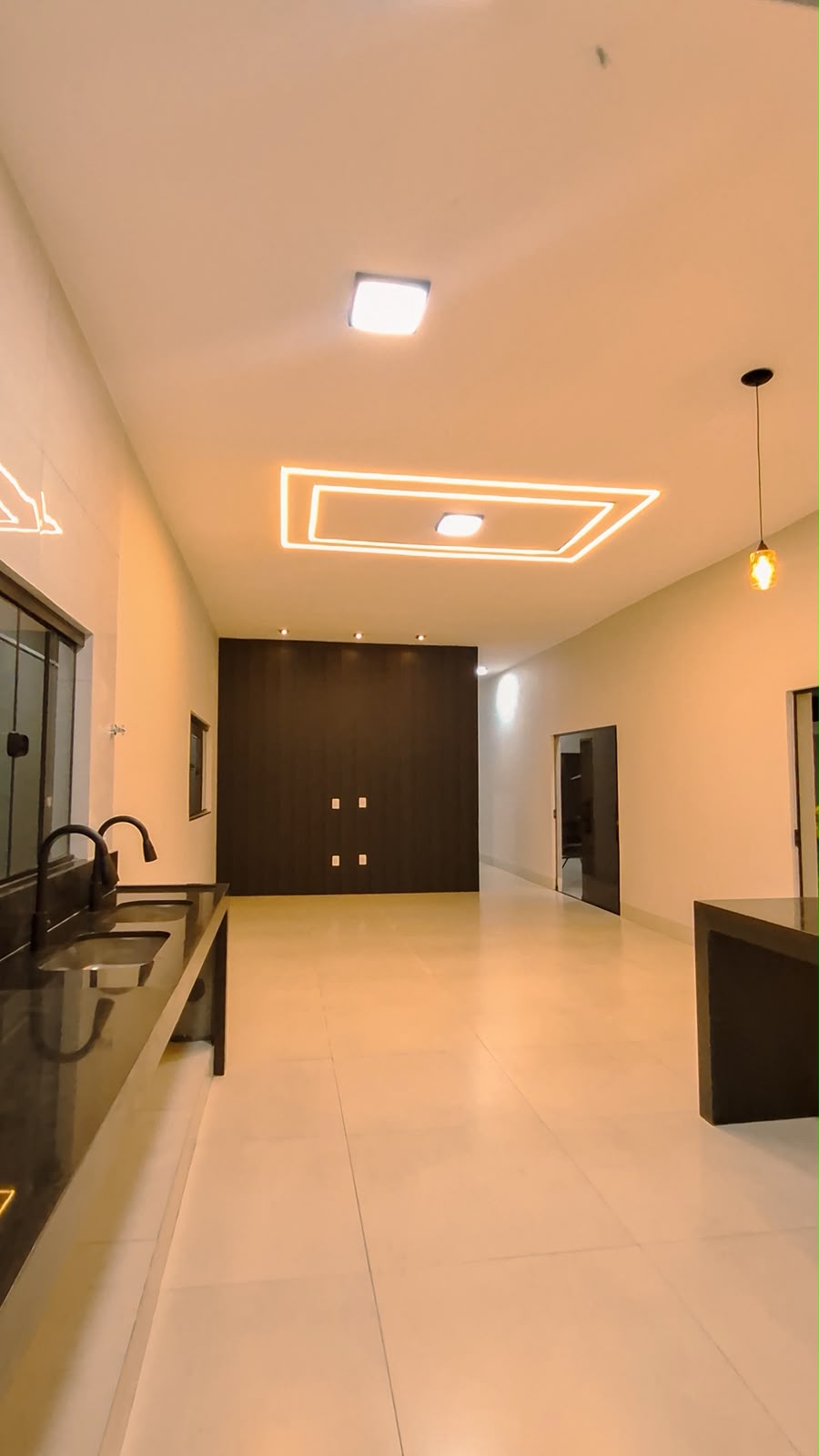 Casa com 3 suítes e piscina, Vila Brasília — miniatura 11