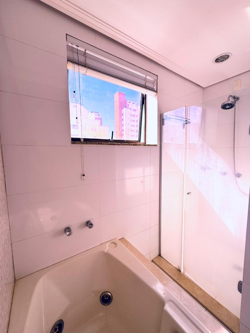 Apartamento de 140 m², 3 suítes e 2 vagas no 14º andar, Setor Bueno — miniatura 3