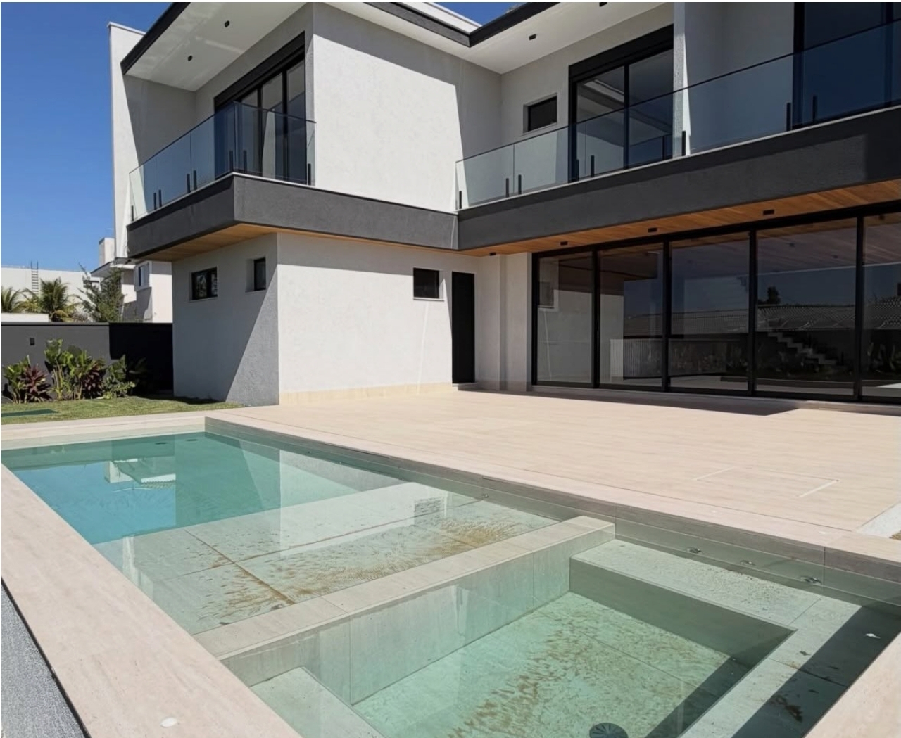 Sobrado novo de alto padrão à venda no Alphaville Ipês — Casa em condomínio à venda em Residencial Alphaville Flamboyant (foto 1)