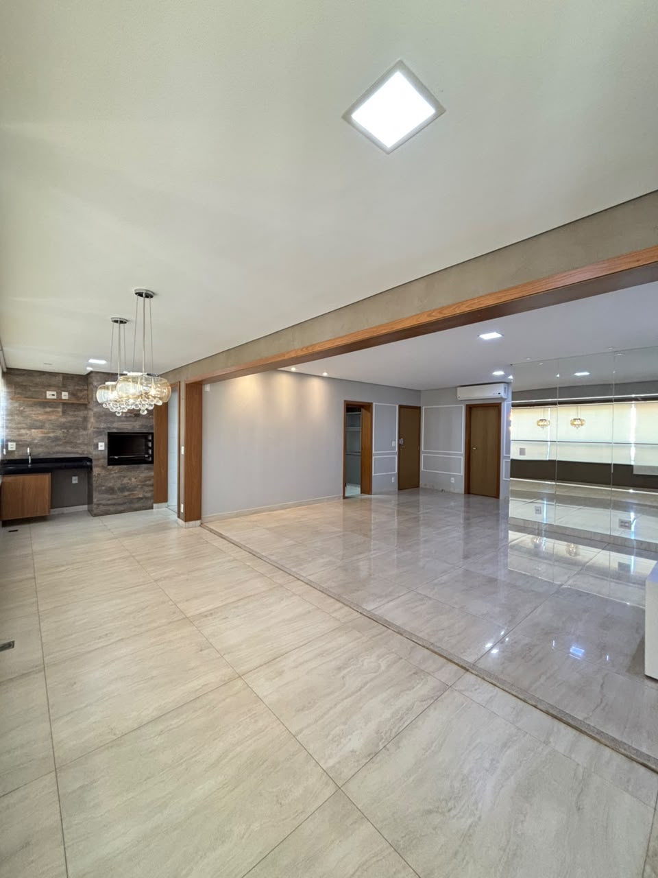 Apartamento de 139 m² com 3 suítes no Setor Bueno. — miniatura 3