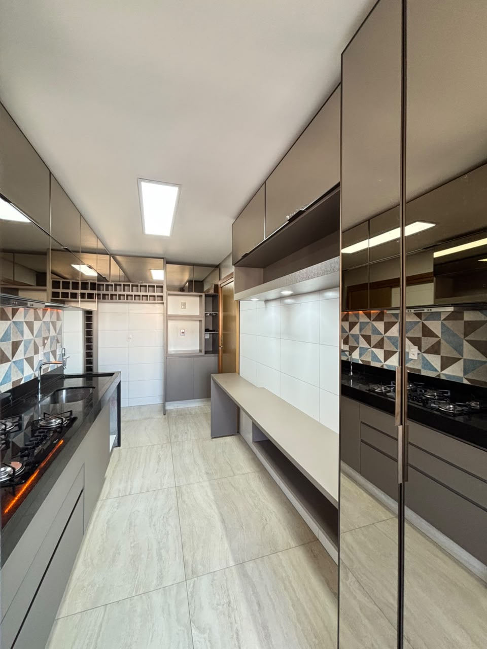 Apartamento de 139 m² com 3 suítes no Setor Bueno. — miniatura 11