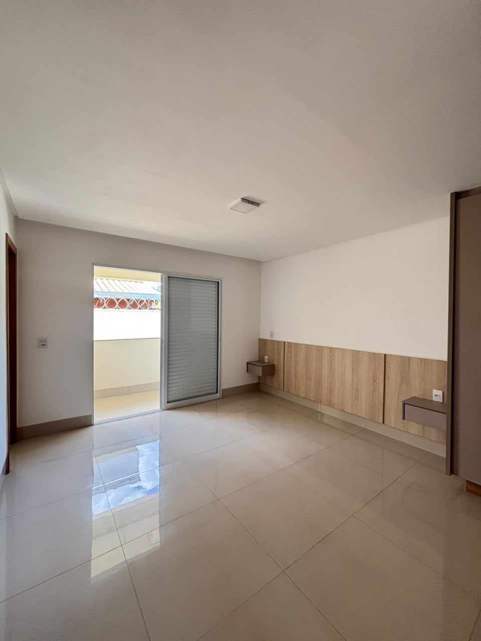 Sobrado no bairro Cardoso com 3 suítes, 150 m² e quintal privativo — miniatura 3