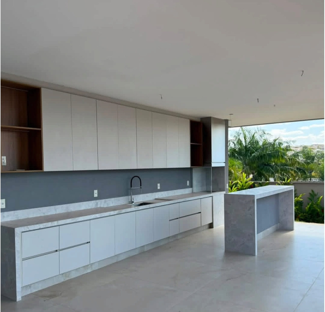 Casa nova, 4 suítes, piscina aquecida, 470 m², Alphaville Goiás — miniatura 5