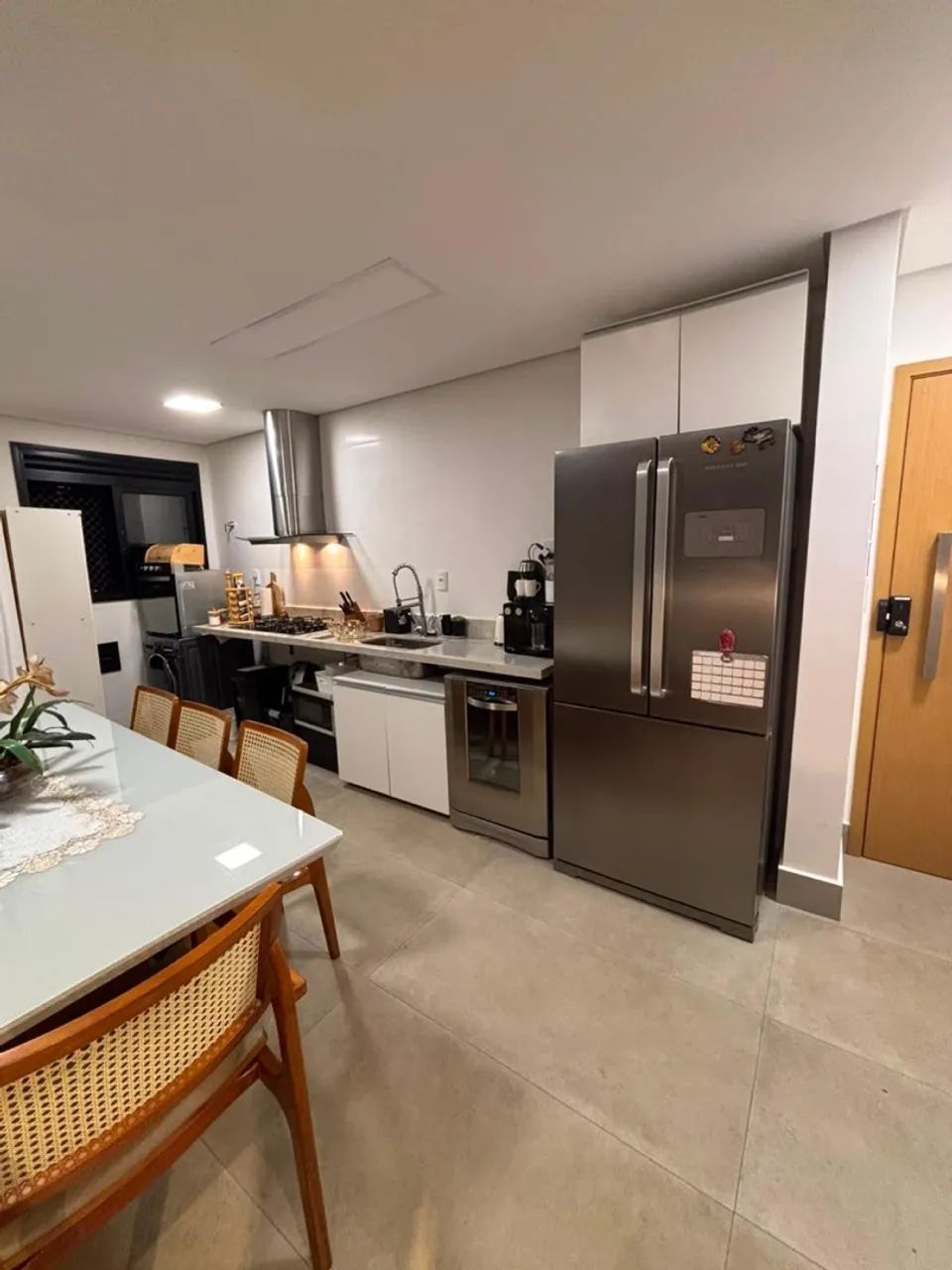 Apartamento nascente com 3 suítes, 98 m², no Setor Bueno — miniatura 3