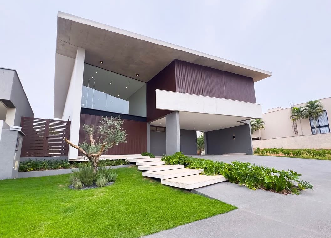 Casa de luxo, 5 suítes, piscina aquecida, SPA, Jardins Itália — Casa em condomínio à venda em Jardins Itália (foto 1)