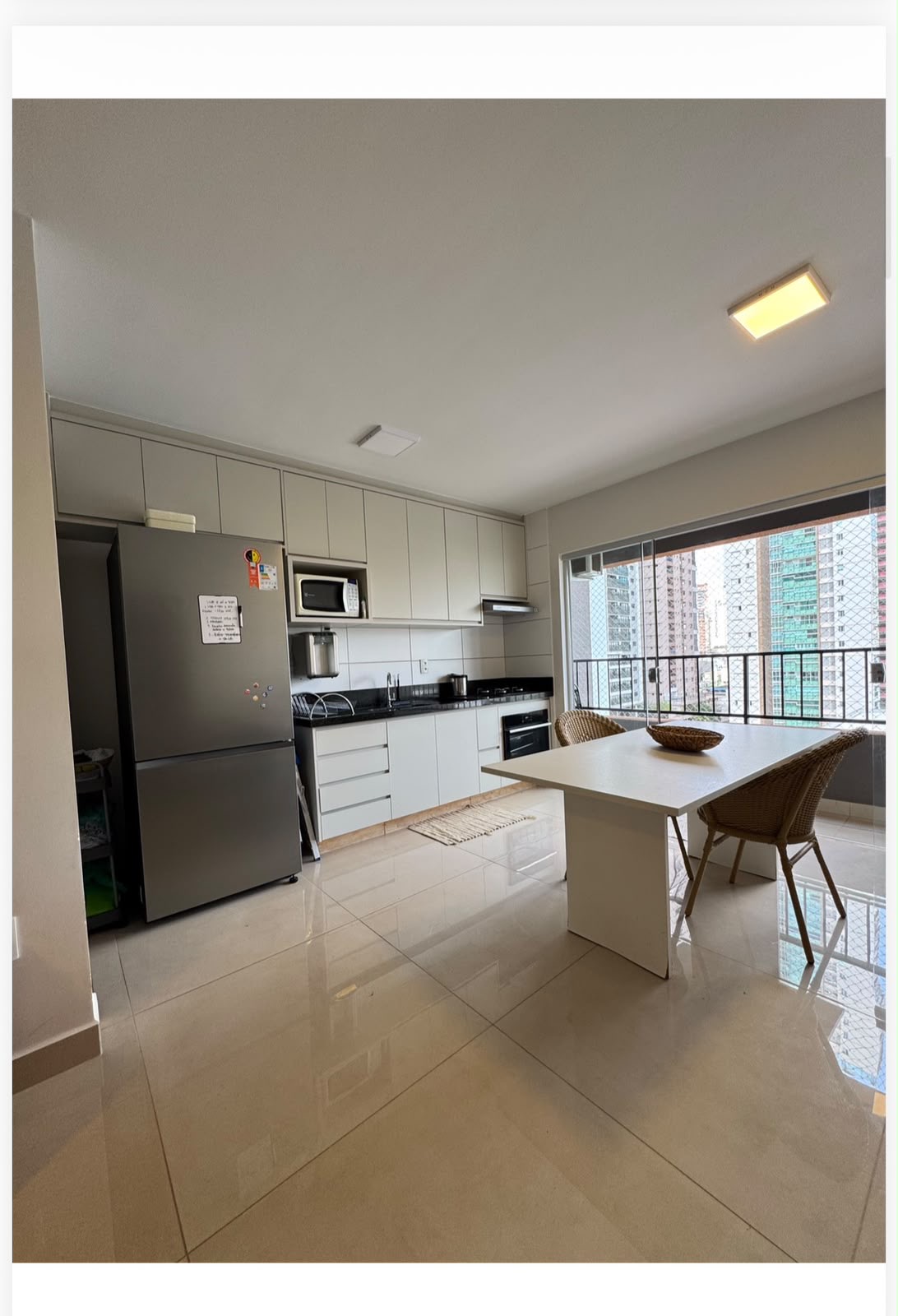 Apartamento com 2 suítes em frente ao Colégio Arena — Apartamento à venda em Setor Bueno (foto 1)