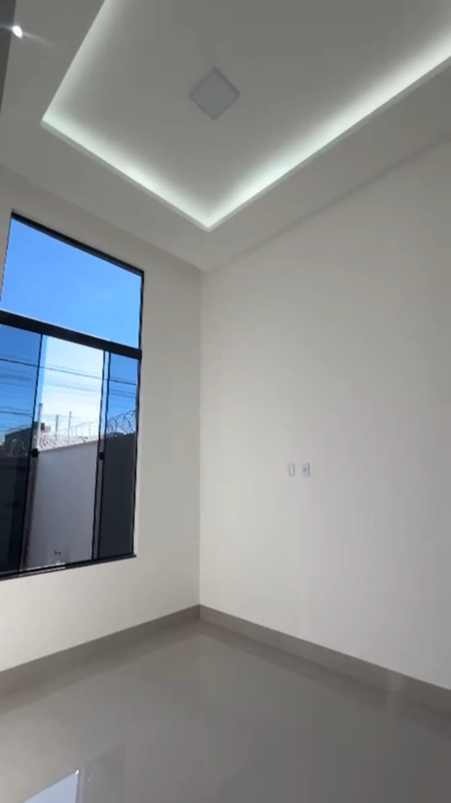 Casa: 3 quartos, sendo 1 suíte - Setor Serra Dourada — miniatura 3