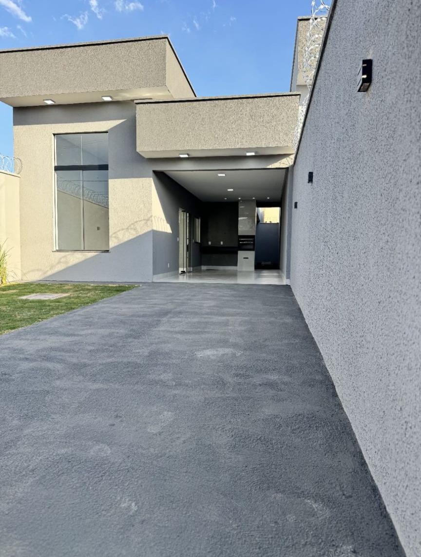 Casa 3 quartos, Jardim Veneza - Aparecida de Goiânia — Casa à venda em Jardim Veneza (foto 1)