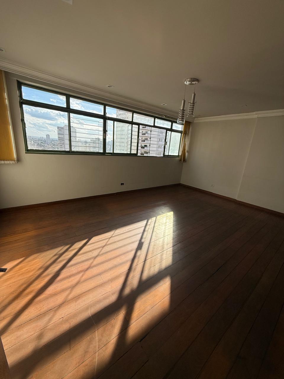 Apartamento 4 quartos com 1 suíte no Setor Oeste — Apartamento à venda em Setor Oeste (foto 2)